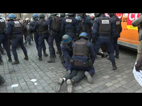 Clashes in Paris during demonstrations against pensions reform