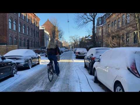 Copenhagen keeps cycling despite heavy snow