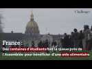 France : Des centaines d'étudiants font la queue près de l'Assemblée pour bénéficier d'une aide alimentaire