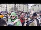VIDÉO. Carnaval étudiant à Caen : grosse ambiance au coeur du défilé