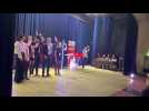Poing levé, Olivier Faure chante l International au congrès des jeunes socialistes à lille