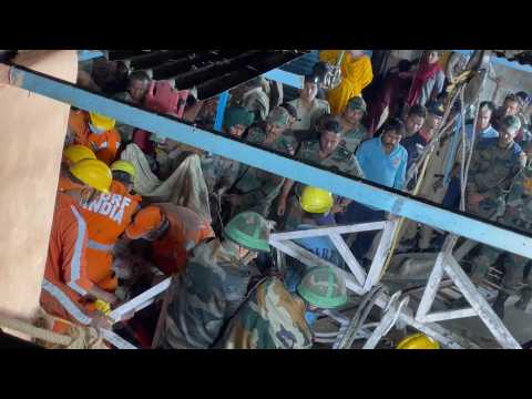 INDIA: Rescue operation at Hindu temple after collapse