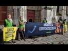 À Rouen, Greenpeace fait signer une pétition contre l'exploitation minière des fonds marins