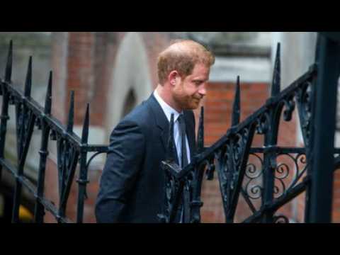 VIDEO : Le prince Harry  Londres : va-t-il retrouver la famille royale ?