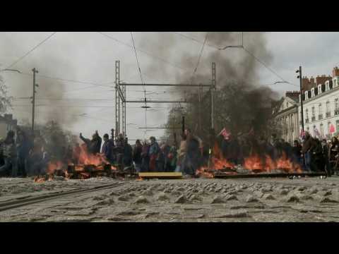 Pension reform protests: violence clashes erupt in western France