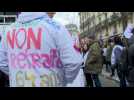 Retraites: des jeunes trouvent leur place dans le cortège parisien