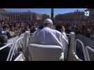 Le pape François préside la messe du dimanche de Pâques place Saint-Pierre