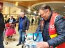 L'intersyndicale a organisé une collecte à Auchan Calais au profit du Secours populaire