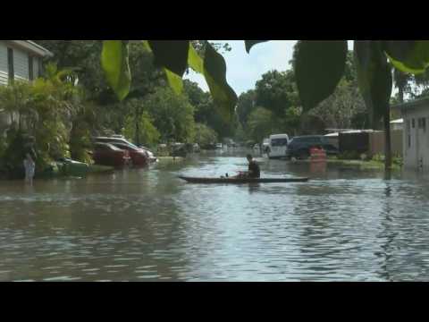 Heavy rainfall causes severe flooding in South Florida