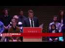 Emmanuel Macron interrompu par des manifestants au début d'un discours à La Haye
