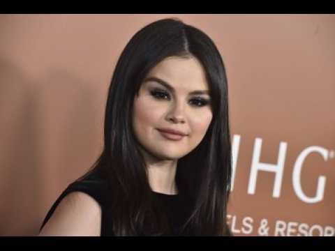 VIDEO : Selena Gomez : pourquoi sa donneuse de rein se fait harceler par les fans ?