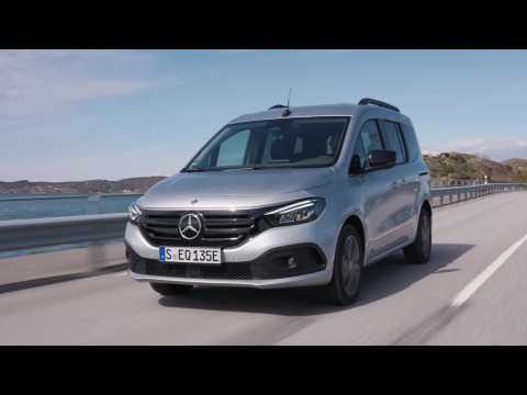 Mercedes-Benz EQT 200 in Helvine silver Driving Video