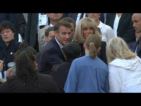 Macron arrives at giant mass celebrated by Pope Francis