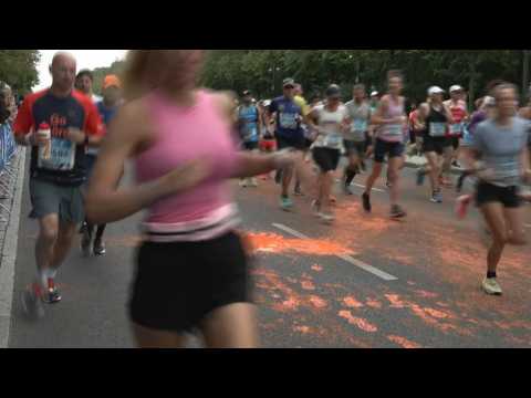 Berlin marathon disrupted by climate activists