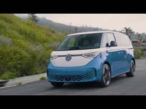 Three-row Volkswagen ID. Buzz Driving Video