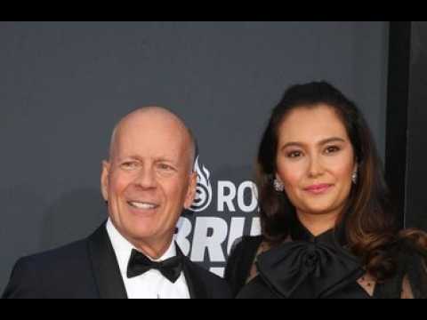 VIDEO : Bruce Willis : sa femme partage une photo rassurante  l?occasion de la fte des pres