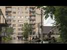 Sans électricité ni eau : la vie éprouvante des habitants de Kherson après la destruction du barrage