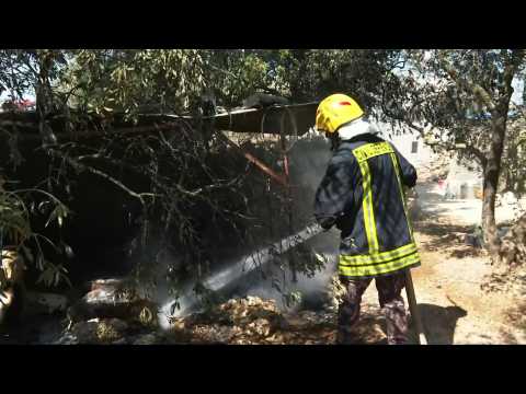 Firefighters put out blaze amid tensions with settlers in WBank town