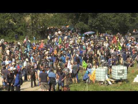 Lyon-Turin: thousands gather in Savoy against a rail link project