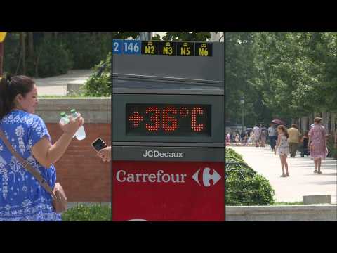 Spain swelters through first summer heatwave