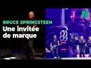 À Barcelone, Bruce Springsteen fait monter Michelle Obama sur scène