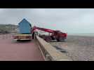 Installation des cabines de plage à Dieppe