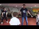 Toulouse: Vincent Clerc donne un cours de rugby aux enfants de l'Hôpital