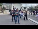 Danse et festivité devant la gare