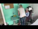 Lille : séances de zoothérapie dans l'unité des soins palliatifs à la clinique du Bois