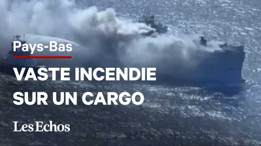 Illustration pour la vidéo Pourquoi un cargo en feu au large de l’île d’Ameland inquiète les Pays-Bas