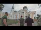 À Odessa, Zelensky visite une cathédrale touchée par un bombardement russe