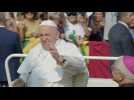 Portugal: le pape en visite éclair à Fatima devant 200.000 fidèles