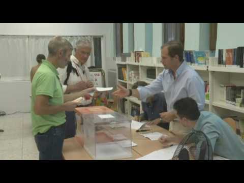 Spain election: voting station opens in Madrid