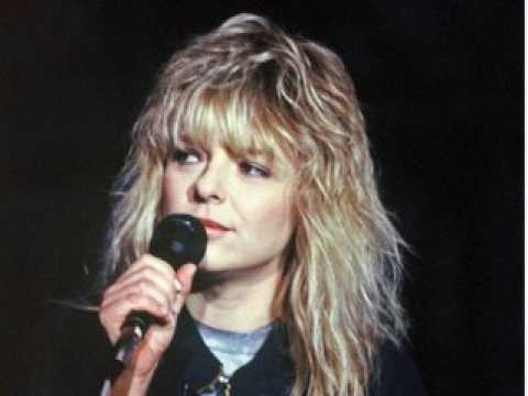 VIDEO : L'tonnant artiste qui rend hommage  France Gall