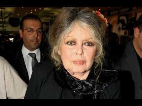 VIDEO : Brigitte Bardot : la star prise en charge aprs des difficults respiratoires