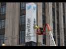 VIDÉO. Twitter : des ouvriers enlèvent le logo du siège de San Francisco