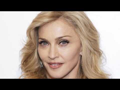 VIDEO : Madonna : aprs son hospitalisation, elle assiste au concert de Beyonc avec ses filles