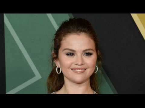 VIDEO : Selena Gomez : la chanteuse en couple avec un acteur ?