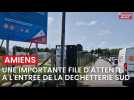 File d'attente de voitures pour la déchetterie sud d'Amiens