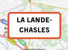 La Lande-Chasles, une commune de 122 habitants mondialement connue pour son blason