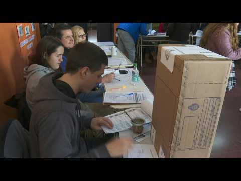 Argentinians start to vote in Tigre in the country's primaries