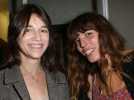 Charlotte Gainsbourg et Lou Doillon : tendres hommages à leur soeur Kate Barry