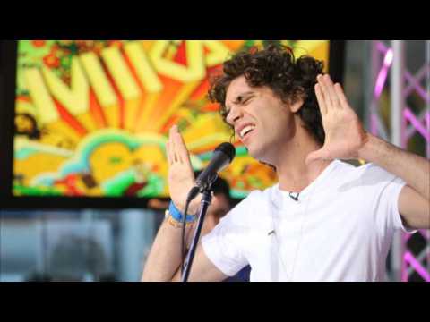 VIDEO : Mika se confie sur son pass et le harclement scolaire qu'il a subi