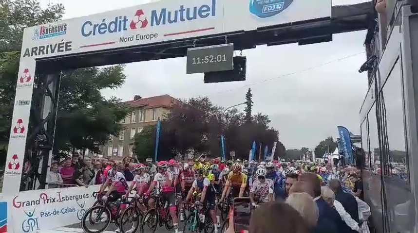Grand prix d'Isbergues top départ pour la course masculine L