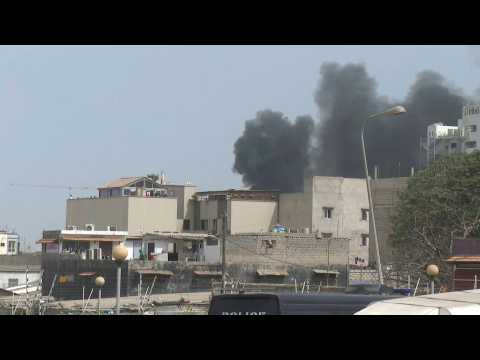 Senegal: plumes of black smoke beside the court room as tensions rise at start of Sonko trial