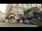 Grèves des éboueurs : les poubelles débordent à Paris