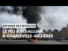 Charleville-Mézières : les manifestants allument un feu de pneus place Ducale