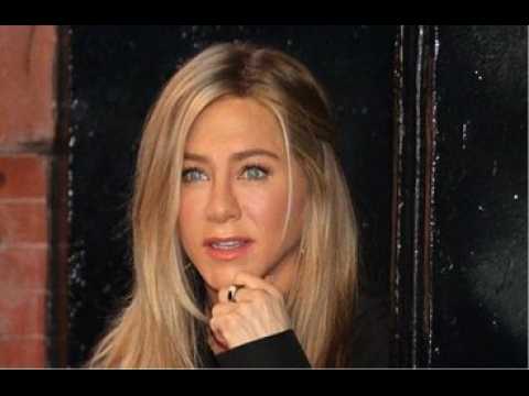 VIDEO : Jennifer Aniston prte  vivre en France ? Elle  adorerait 