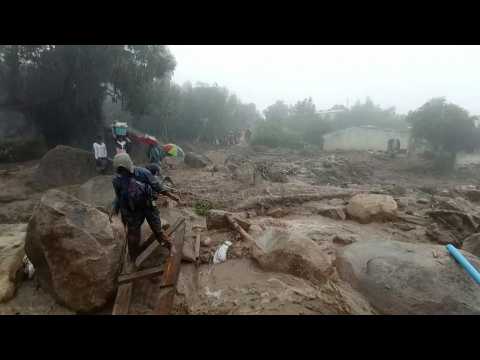 Malawi: people stranded after their homes are swept away by floodwaters