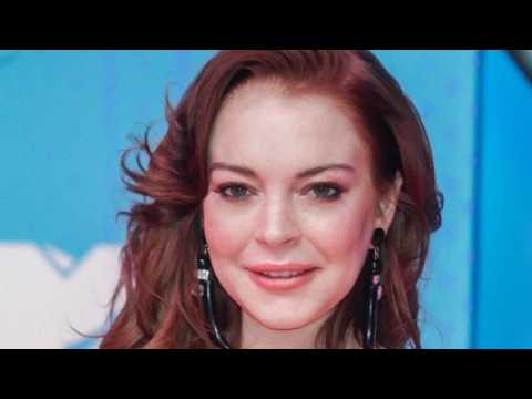 VIDEO : Lindsay Lohan attend son premier enfant
